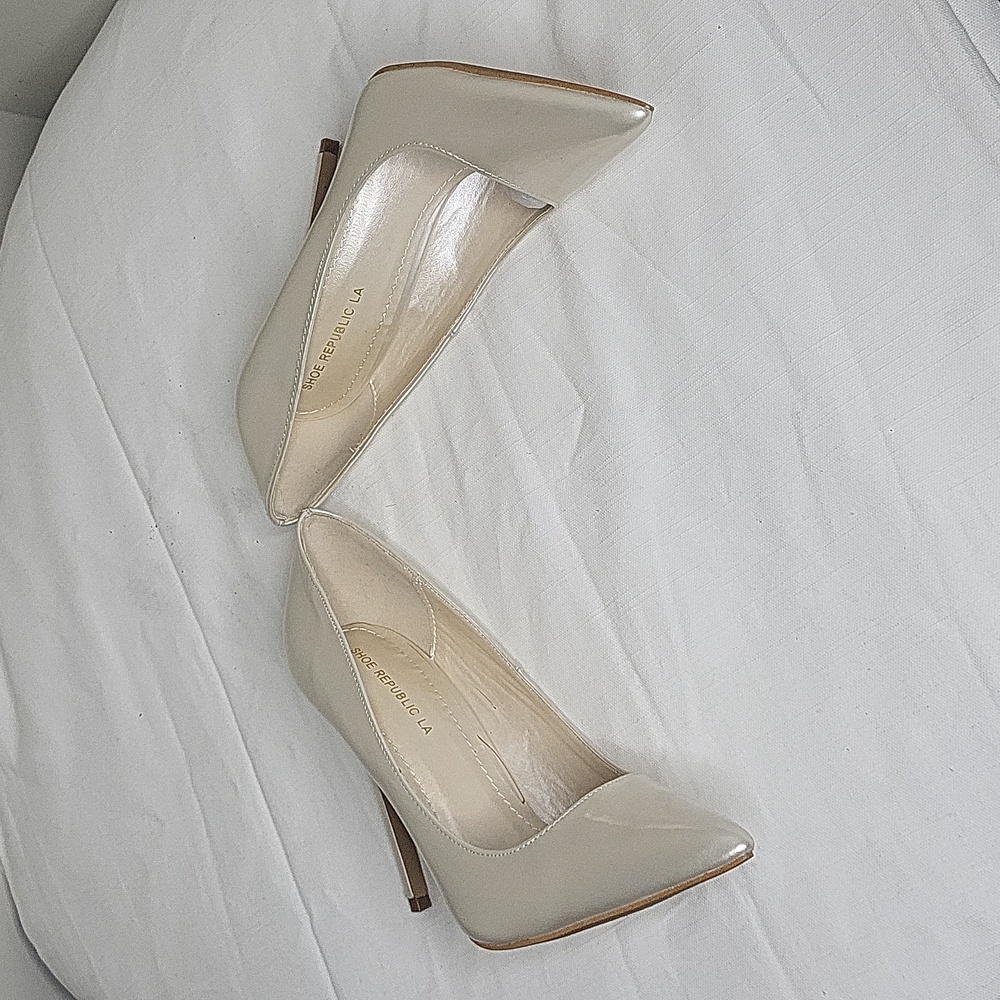 Heels - Picture 3 of 3